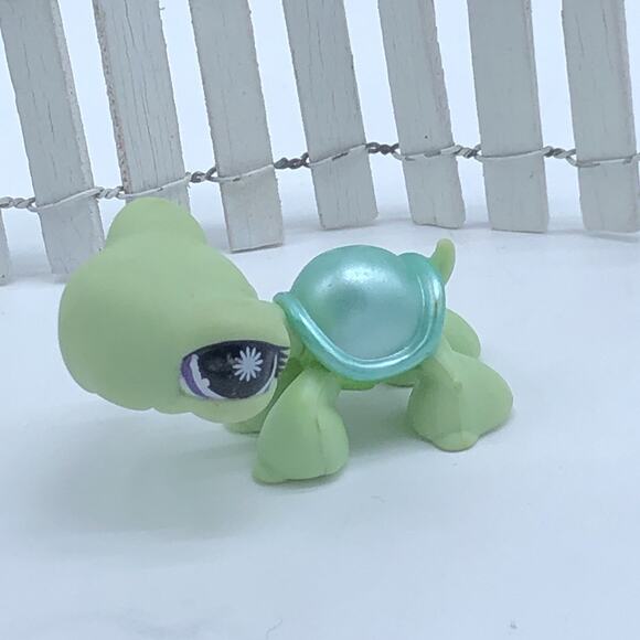 Littlest Pet Shop LPS #950 TURTLE Shimmer Shell - Picture 2 of 4